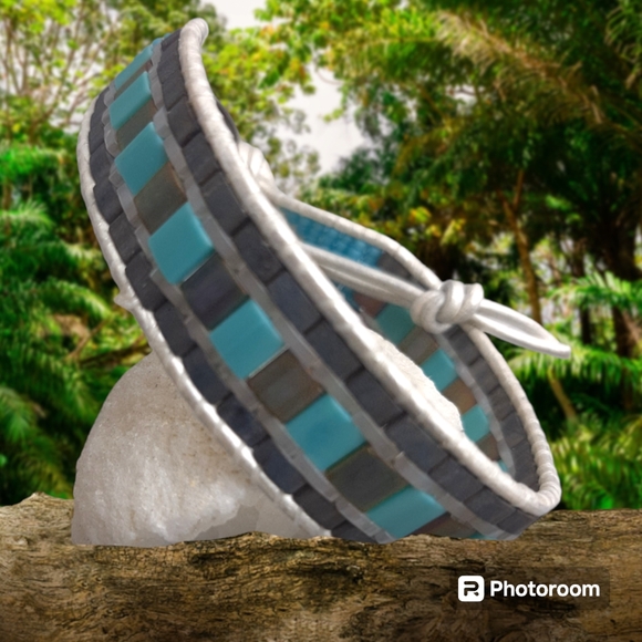 Meet your Posher, Stephanie - Picture 2 of 4